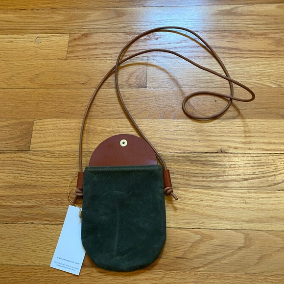 NWT Passage One Bali Mini Crossbody Phone Holder Waxed Canvas Olive Leather Snap - Picture 4 of 8